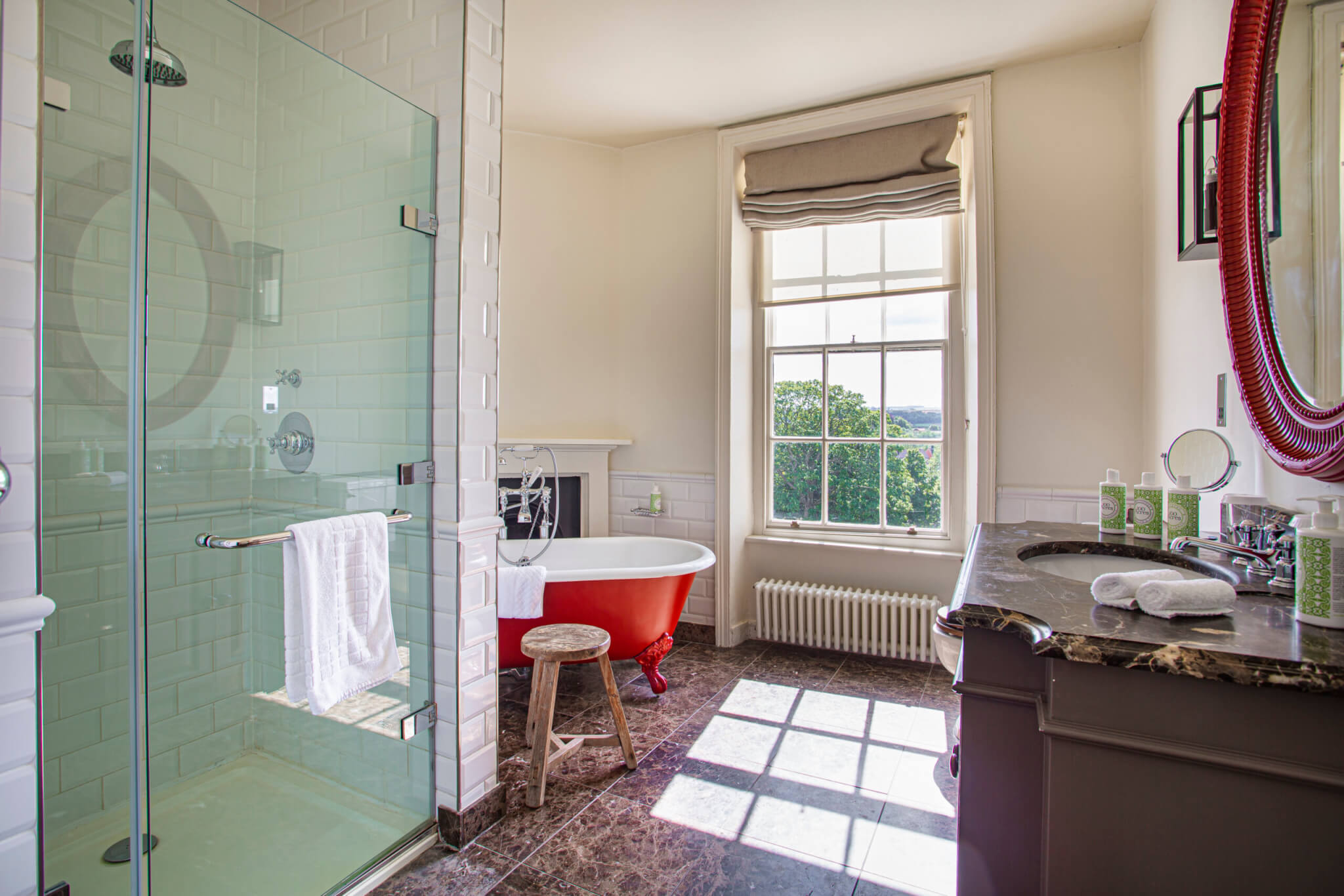 Talbot Hotel Malton Deluxe 4 Poster Room Bathroom scaled