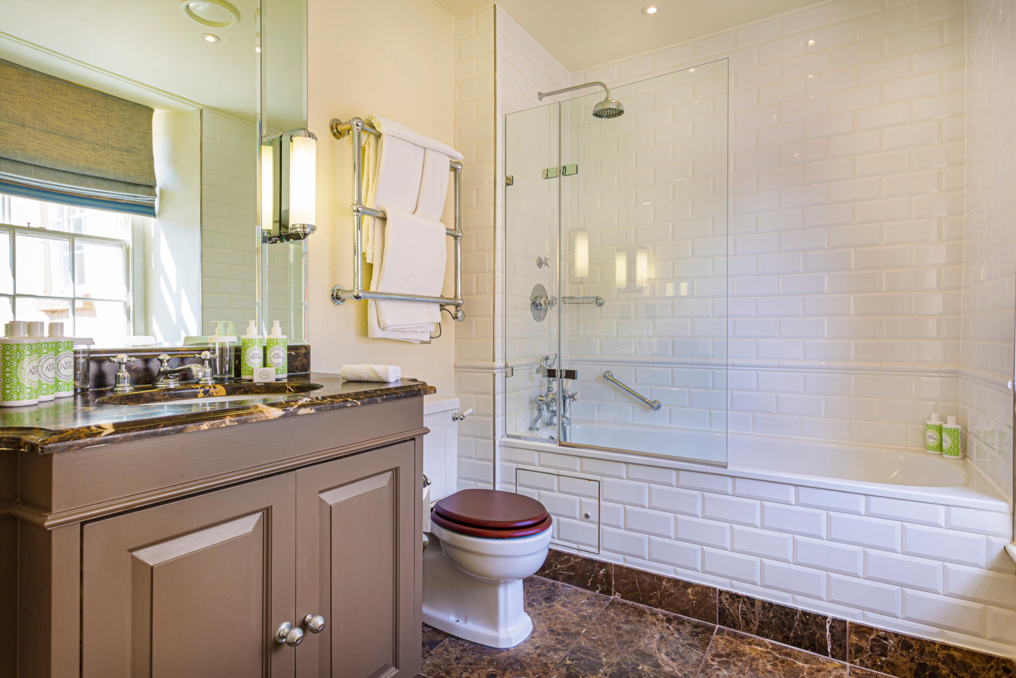 Talbot Hotel Malton Superior Double Room Bathroom scaled
